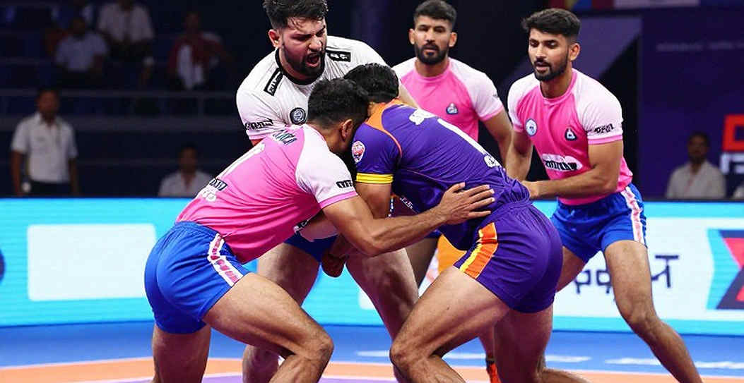 সাত নামের টিম শিট আর এক ফাঁকা টেরেস: পওয়ান সেহরাওয়াতের বেঞ্চ-প্রশ্নে আসল যেটা চাপা পড়ে গেল